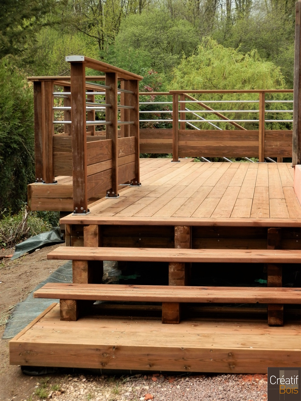 Terrasse en Pin Rouge du Nord avec escalier et Garde-Corps Corrèza - LA CHAPELLE MONBRANDEIX - 87 Haute Vienne Terrasse en Pin Rouge du Nord avec escalier et Garde-Corps Corrèza - LA CHAPELLE MONBRANDEIX - 87 Haute Vienne