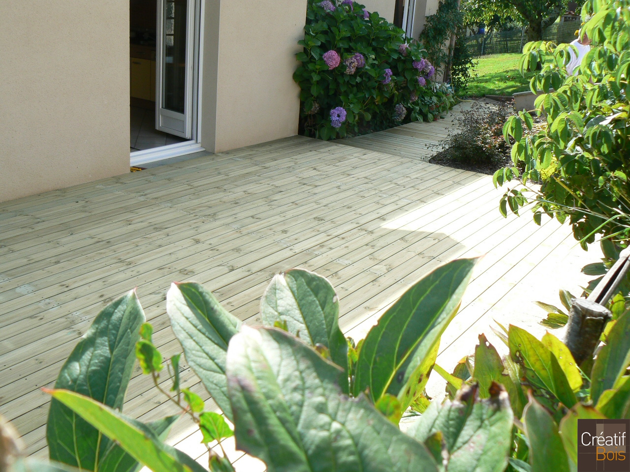 Terrasse en Pin Rouge du Nord AIXE SUR VIENNE - Haute Vienne 87 Terrasse en Pin Rouge du Nord AIXE SUR VIENNE - Haute Vienne 87