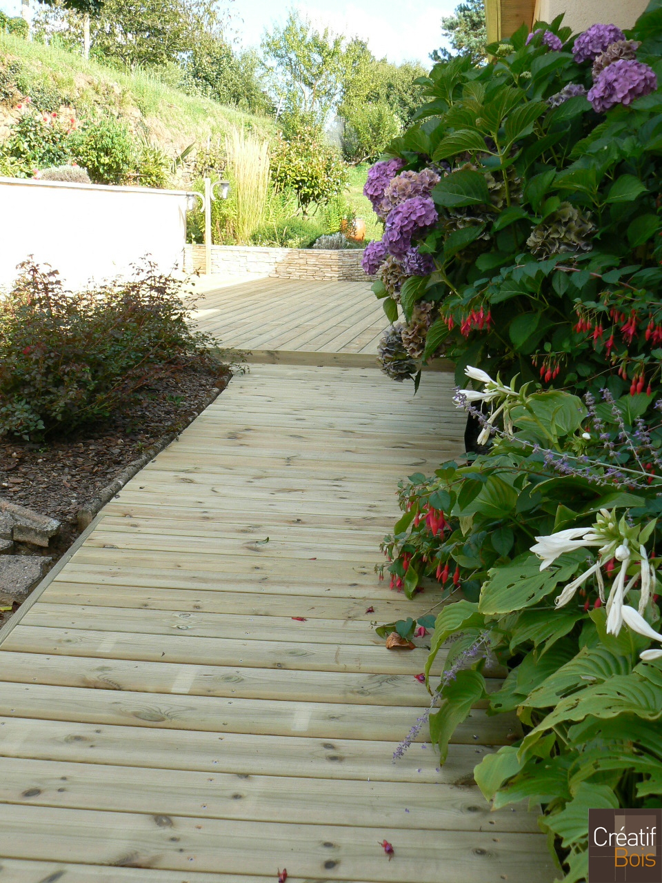 Terrasse en Pin Rouge du Nord AIXE SUR VIENNE - Haute Vienne 87 Terrasse en Pin Rouge du Nord AIXE SUR VIENNE - Haute Vienne 87