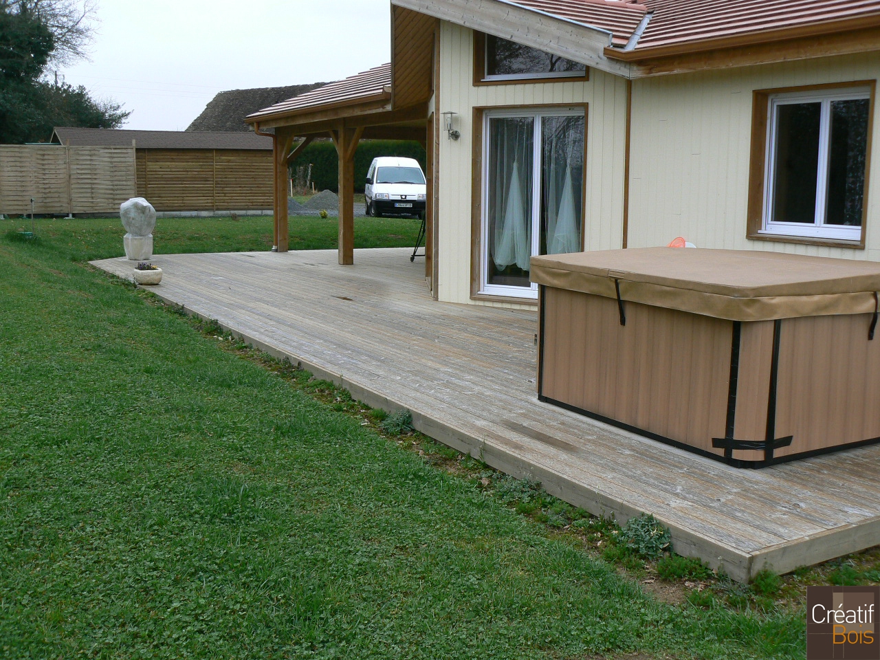 Terrasse Bois COUSSAC BONNEVAL - Haute Vienne 87 Terrasse Bois COUSSAC BONNEVAL - Haute Vienne 87