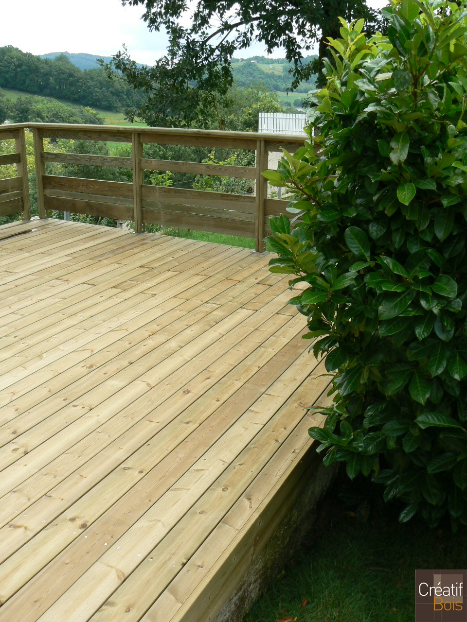 Terrasse en Pin Rouge du Nord et Garde-Corps Valosa SAINT LAURENT LES TOURS - Lot 46 Terrasse en Pin Rouge du Nord et Garde-Corps Valosa SAINT LAURENT LES TOURS - Lot 46