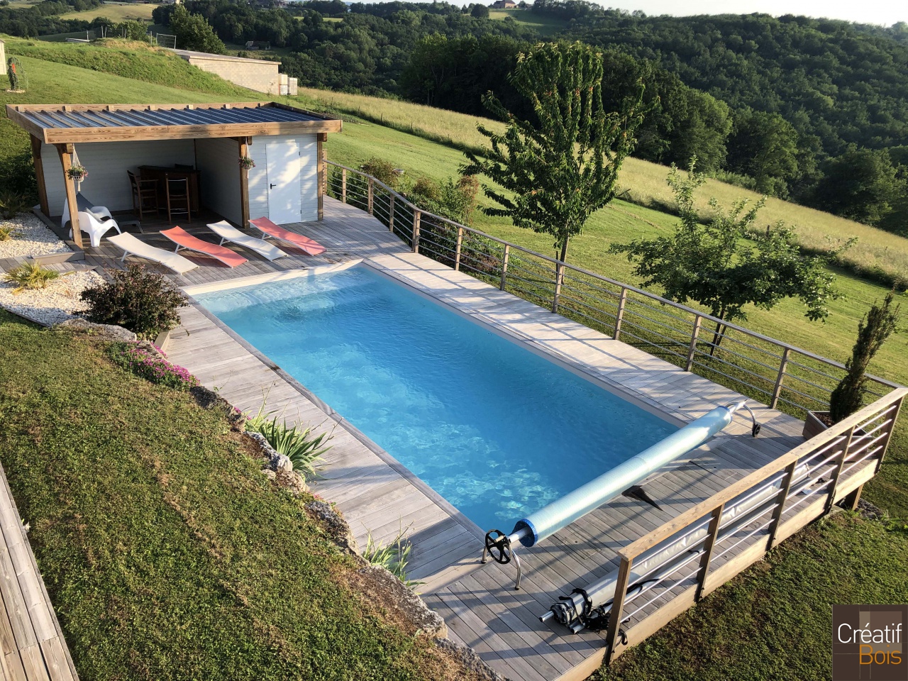 Pool House et plage sur poteaux en Padouk Garde-corps Eila - 19 Corrèze Pool House et plage sur poteaux en Padouk Garde-corps Eila - 19 Corrèze