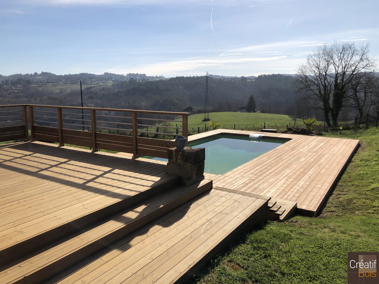 Plage de piscine en Pin Rouge du Nord et Garde-Corps Corrèza - COSNAC - 19 Corrèze Plage de piscine en Pin Rouge du Nord et Garde-Corps Corrèza - COSNAC - 19 Corrèze