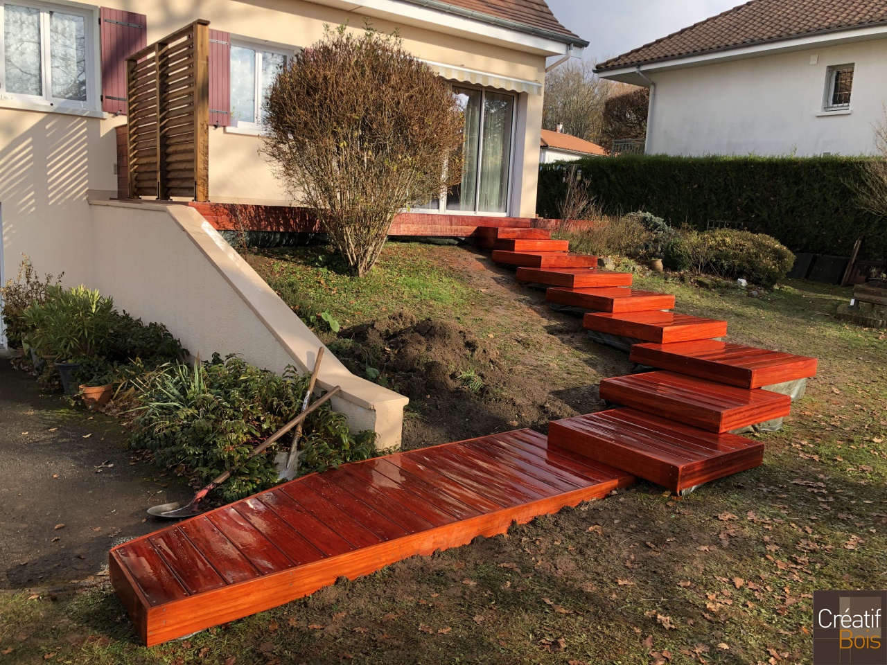 Escalier en Padouk - FEYTIAT - 87 Haute Vienne Escalier en Padouk - FEYTIAT - 87 Haute Vienne