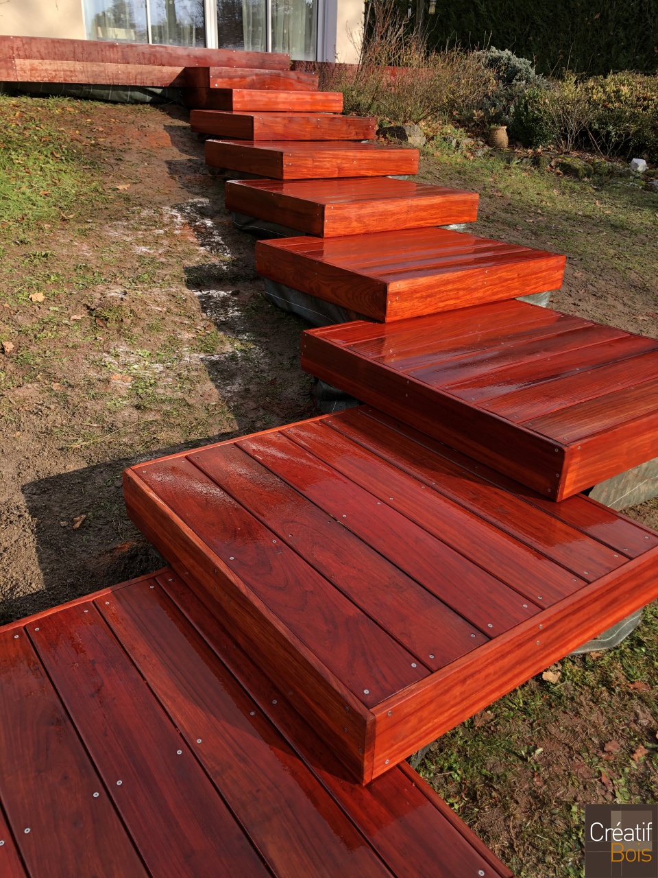 Escalier "Palier" en Padouk - FEYTIAT - 87 Haute Vienne Escalier "Palier" en Padouk - FEYTIAT - 87 Haute Vienne