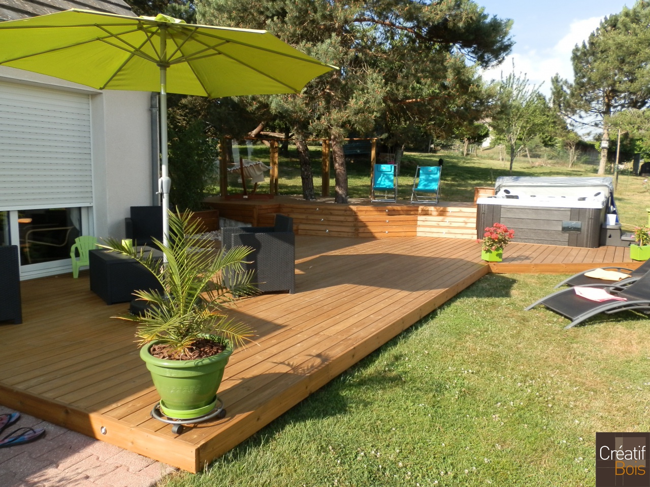 Aménagement avec Spa Terrasse en Pin Rouge du Nord - DONZENAC 19 Corrèze Aménagement avec Spa Terrasse en Pin Rouge du Nord - DONZENAC 19 Corrèze