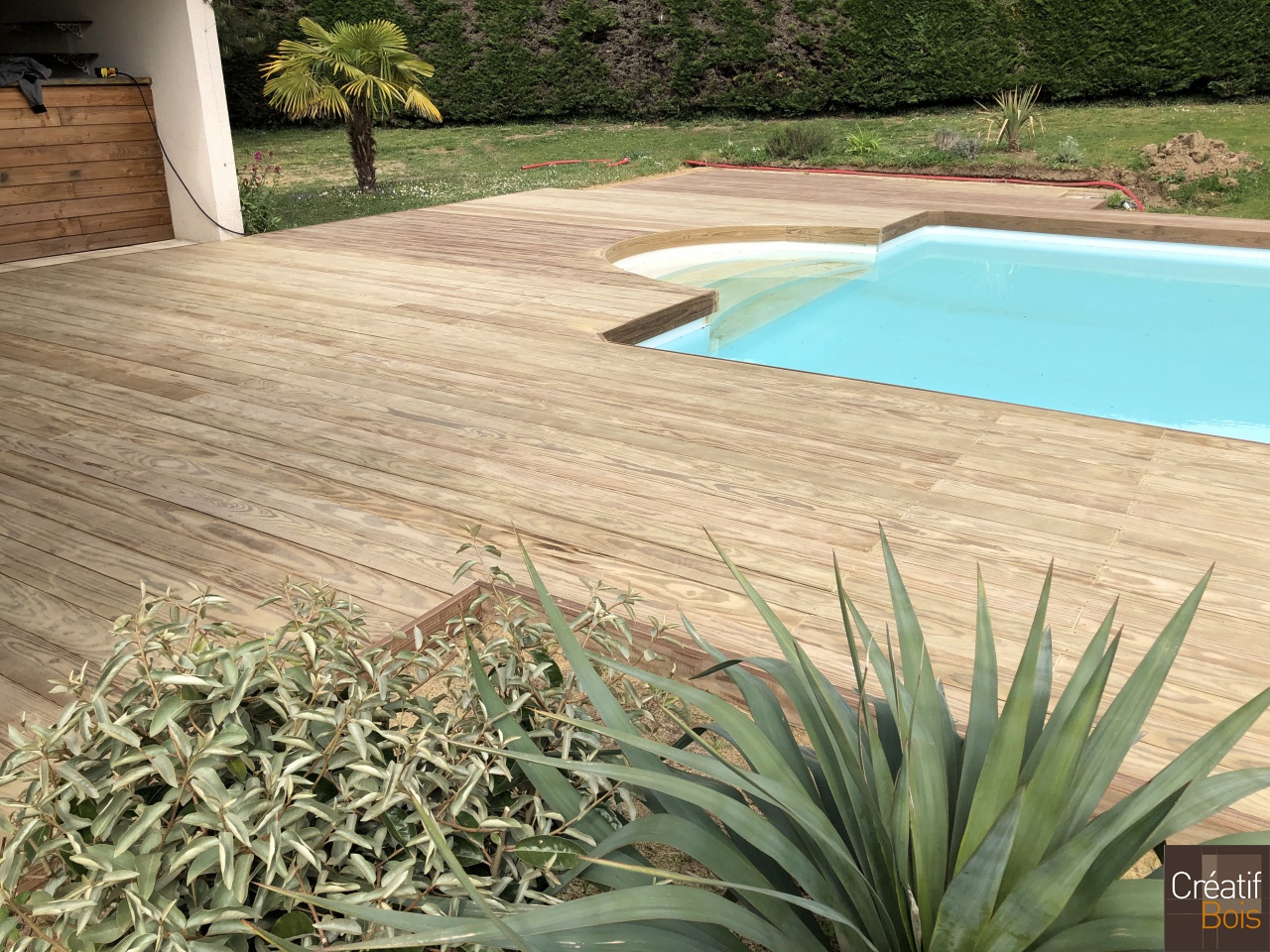 Plage de piscine en Pin de Caroline - LE VIGEN - 87 Haute Vienne Plage de piscine en Pin de Caroline - LE VIGEN - 87 Haute Vienne