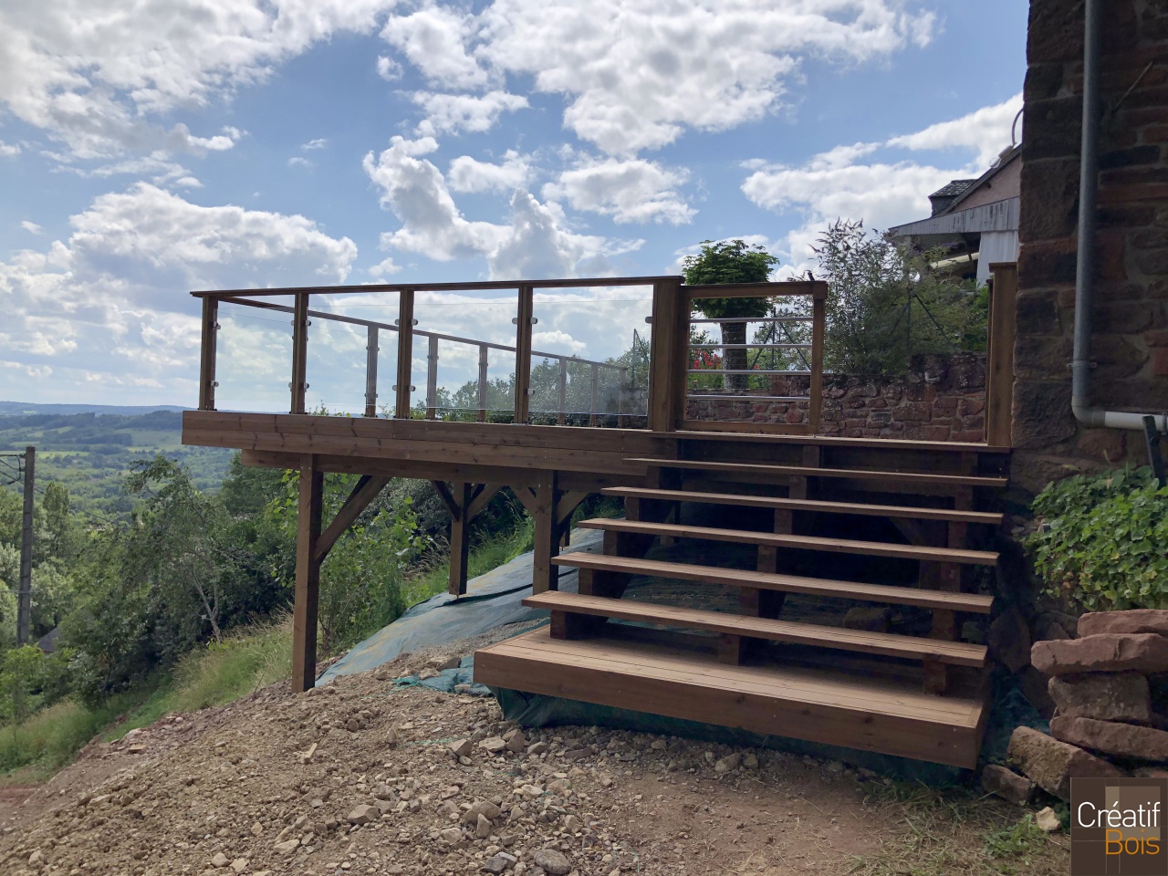 Escalier et Structure sur Poteaux garde-corps Vézèra - MEYSSAC - 19 Corrèze  Escalier et Structure sur Poteaux garde-corps Vézèra - MEYSSAC - 19 Corrèze