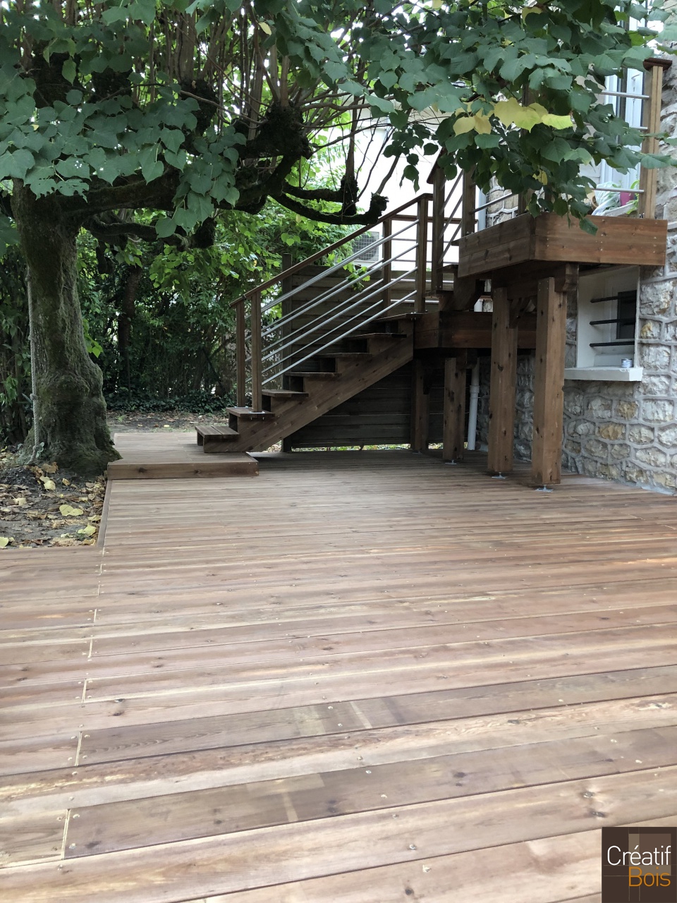 Terrasse en Pin Rouge du Nord avec Escalier et Garde-Corps "Eila" Terrasse en Pin Rouge du Nord avec Escalier et Garde-Corps "Eila"