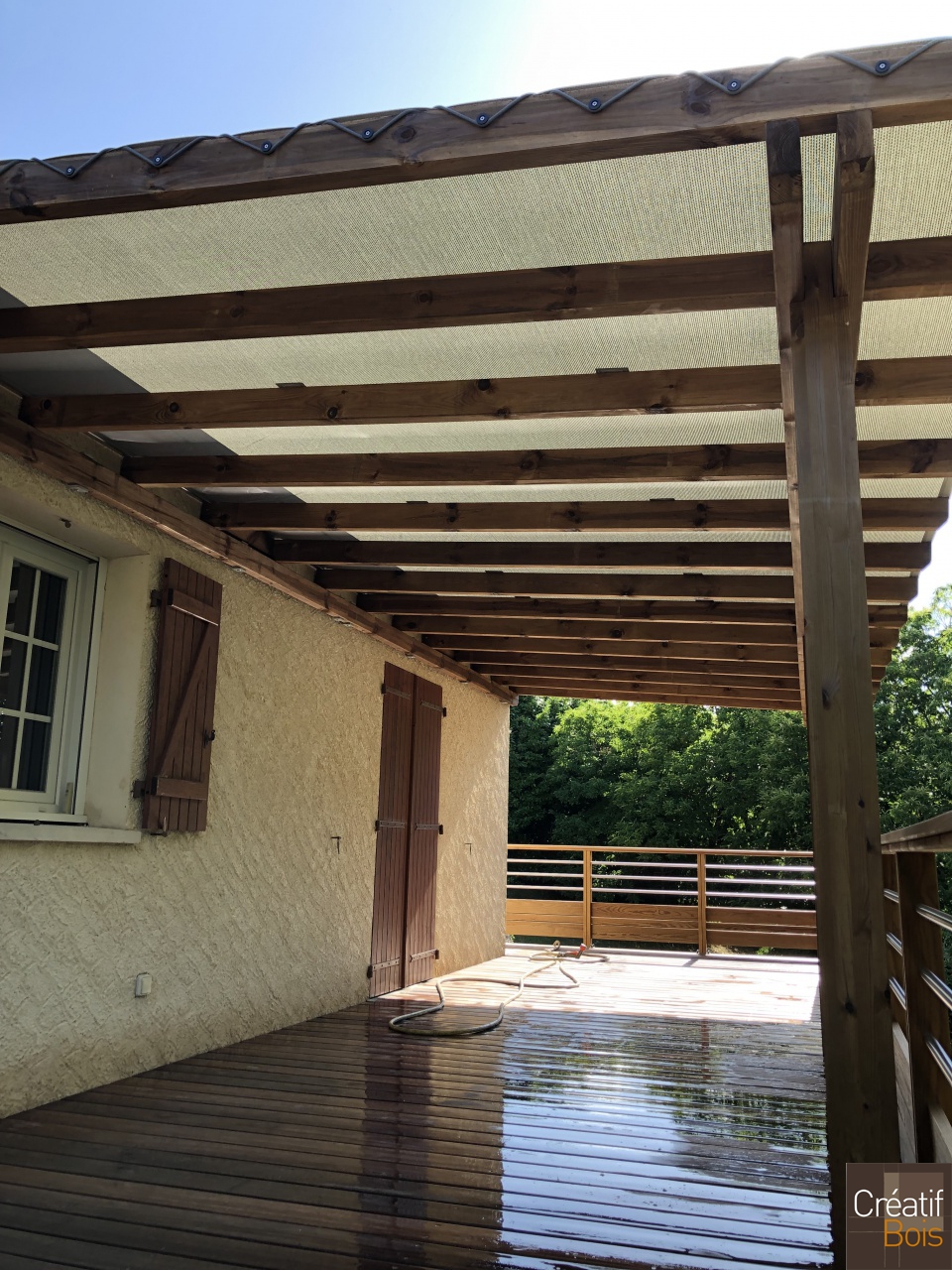 Pergola Bois avec une Toile sur Terrasse sur Poteaux - NOAILHAC - 19 Corrèze  Pergola Bois avec une Toile sur Terrasse sur Poteaux - NOAILHAC - 19 Corrèze