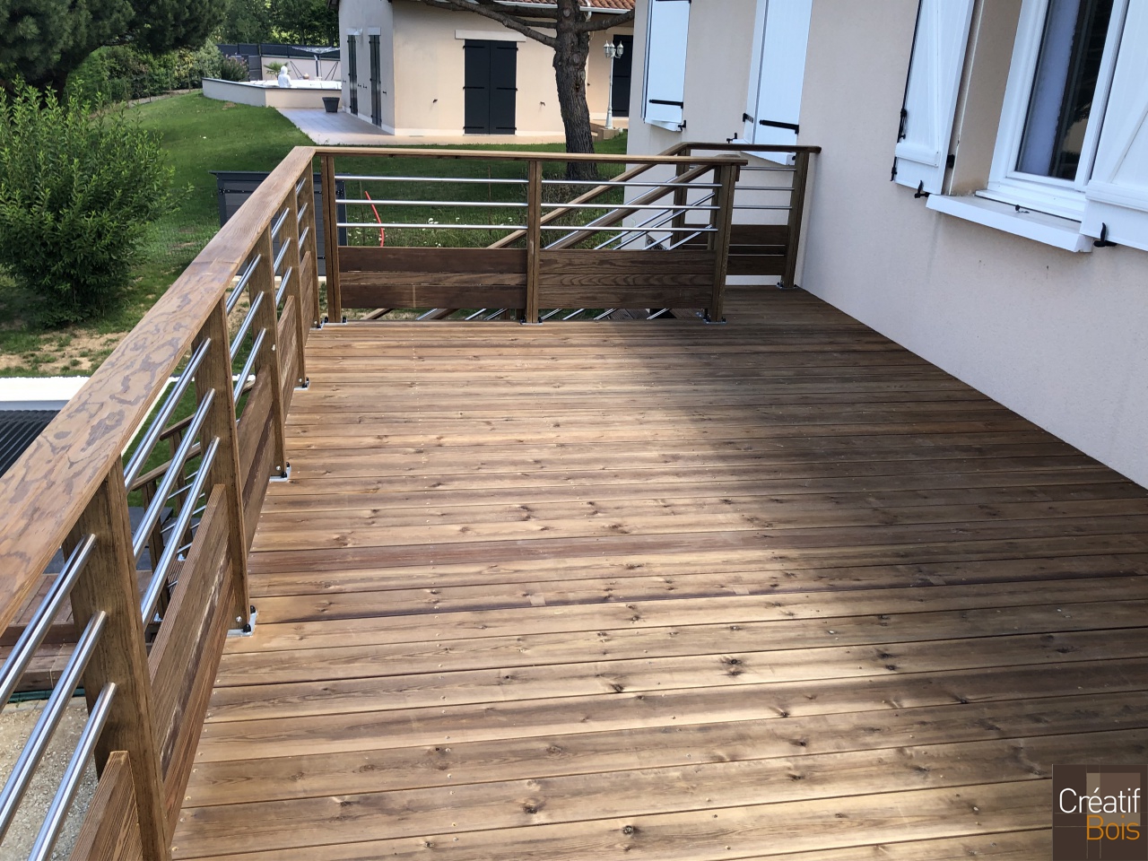 Pin Rouge du Nord sur Structure Autoportante avec Garde-Corps Corrèza - LE VIGEN - 87 Haute-Vienne Pin Rouge du Nord sur Structure Autoportante avec Garde-Corps Corrèza - LE VIGEN - 87 Haute-Vienne