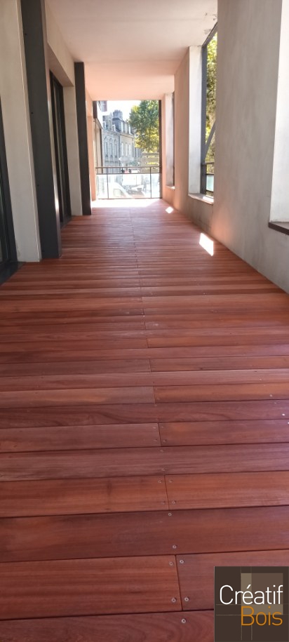 Aménagement d'un balcon terrasse en Pakouk - BRIVE - 19 Corrèze Aménagement d'un balcon terrasse en Pakouk - BRIVE - 19 Corrèze