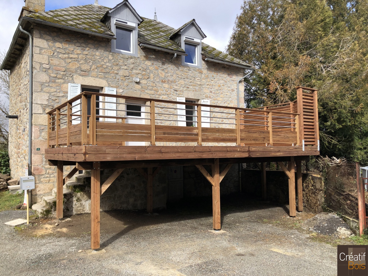 Terrasse Autoportante en Pin Rouge du Nord Garde-corps "Corrèza" et Brise-vue - GOULLES - 19 Corrèze Terrasse Autoportante en Pin Rouge du Nord Garde-corps "Corrèza" et Brise-vue - GOULLES - 19 Corrèze