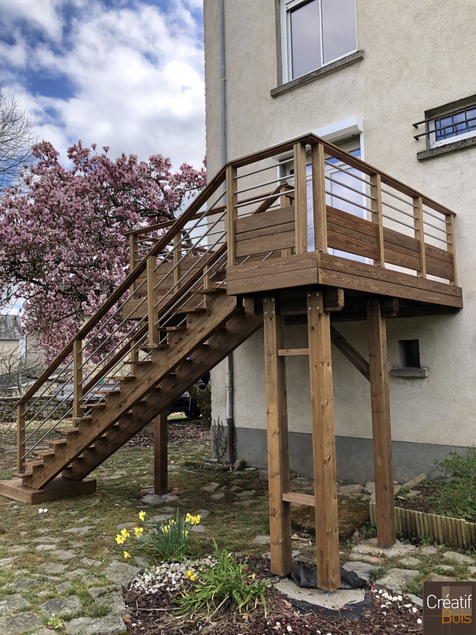 Terrasse Autoportante avec Platelage en Pin de Caroline, Garde-corps "Corrèza et Eila" et Escalier - LA GENEYROUSE - 87 Haute Vienne Terrasse Autoportante avec Platelage en Pin de Caroline, Garde-corps "Corrèza et Eila" et Escalier - LA GENEYROUSE - 87 Haute Vienne