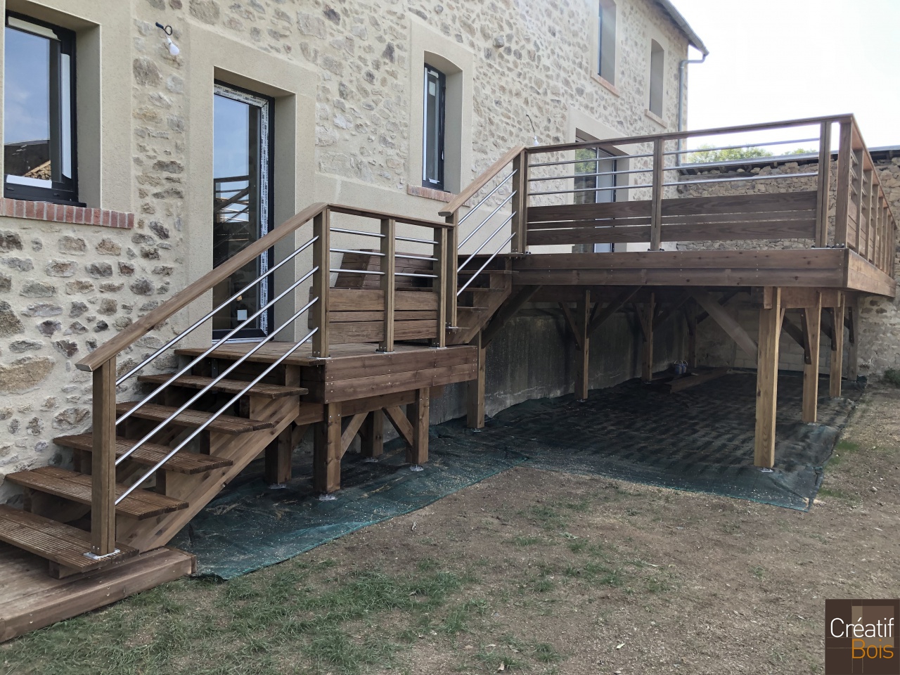 Strucuture Autoportante avec escalier en Pin Rouge du Nord et Garde-Corps "Corrèza et Eila" pour le gîte "Cogite à Condat" GRAND BOURG - 23 Creuse Strucuture Autoportante avec escalier en Pin Rouge du Nord et Garde-Corps "Corrèza et Eila" pour le gîte "Cogite à Condat" GRAND BOURG - 23 Creuse