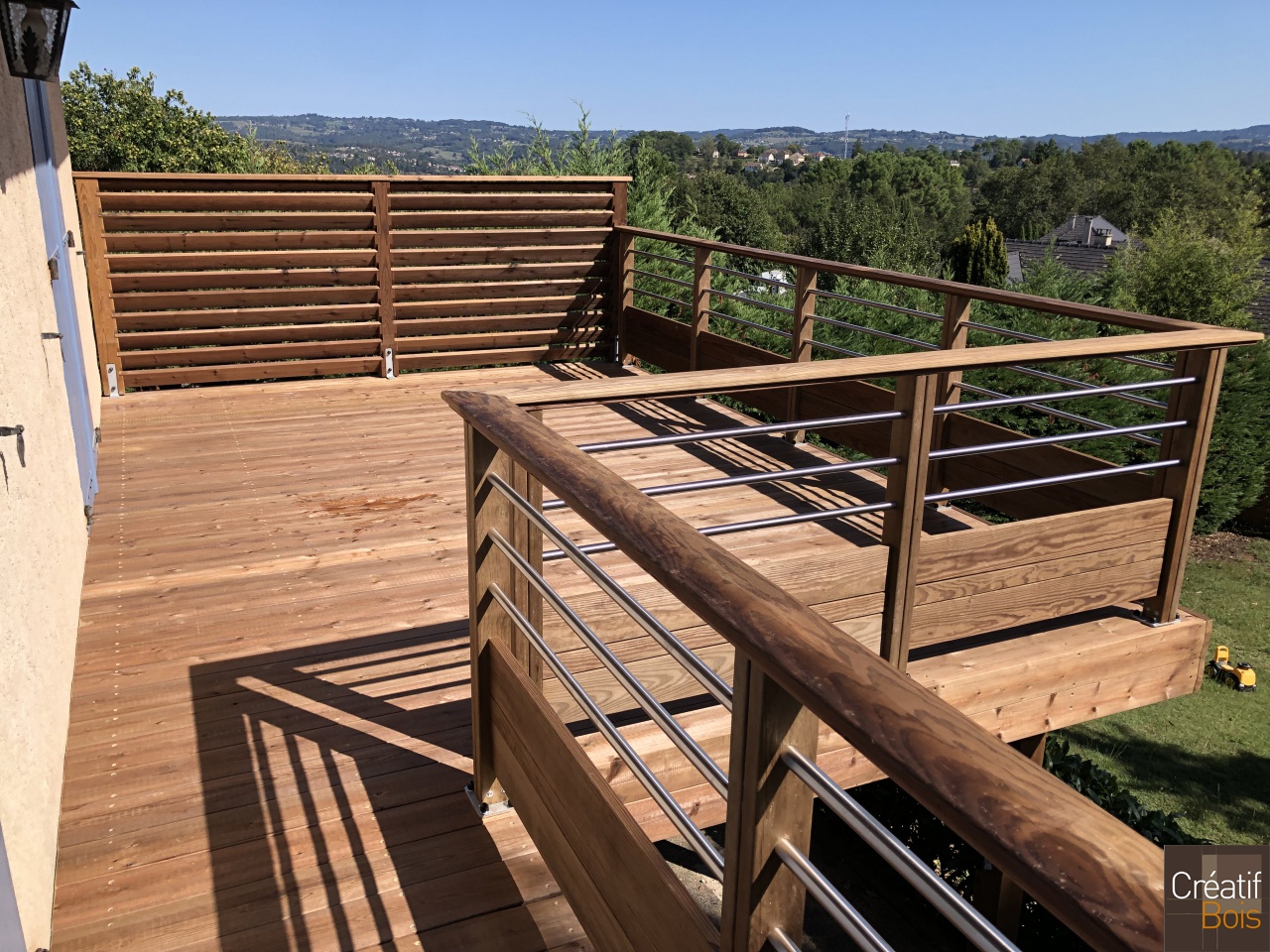 Agrandissement d'un Balcon existant Structure Autoportante avec Platelage en Pin Rouge du Nord, Garde-corps "Corrèza" et palissade - BRIVE LA GAILLARDE - 19 Corrèze Agrandissement d'un Balcon existant Structure Autoportante avec Platelage en Pin Rouge du Nord, Garde-corps "Corrèza" et palissade - BRIVE LA GAILLARDE - 19 Corrèze