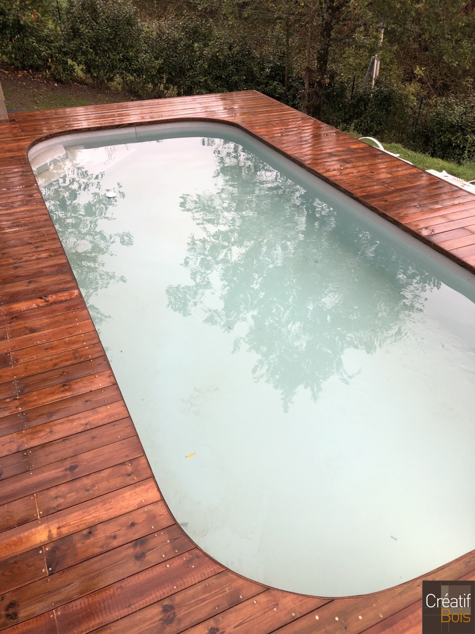 Plage de piscine en Pin Rouge du Nord - VOUTEZAC 19 Corrèze Plage de piscine en Pin Rouge du Nord - VOUTEZAC 19 Corrèze