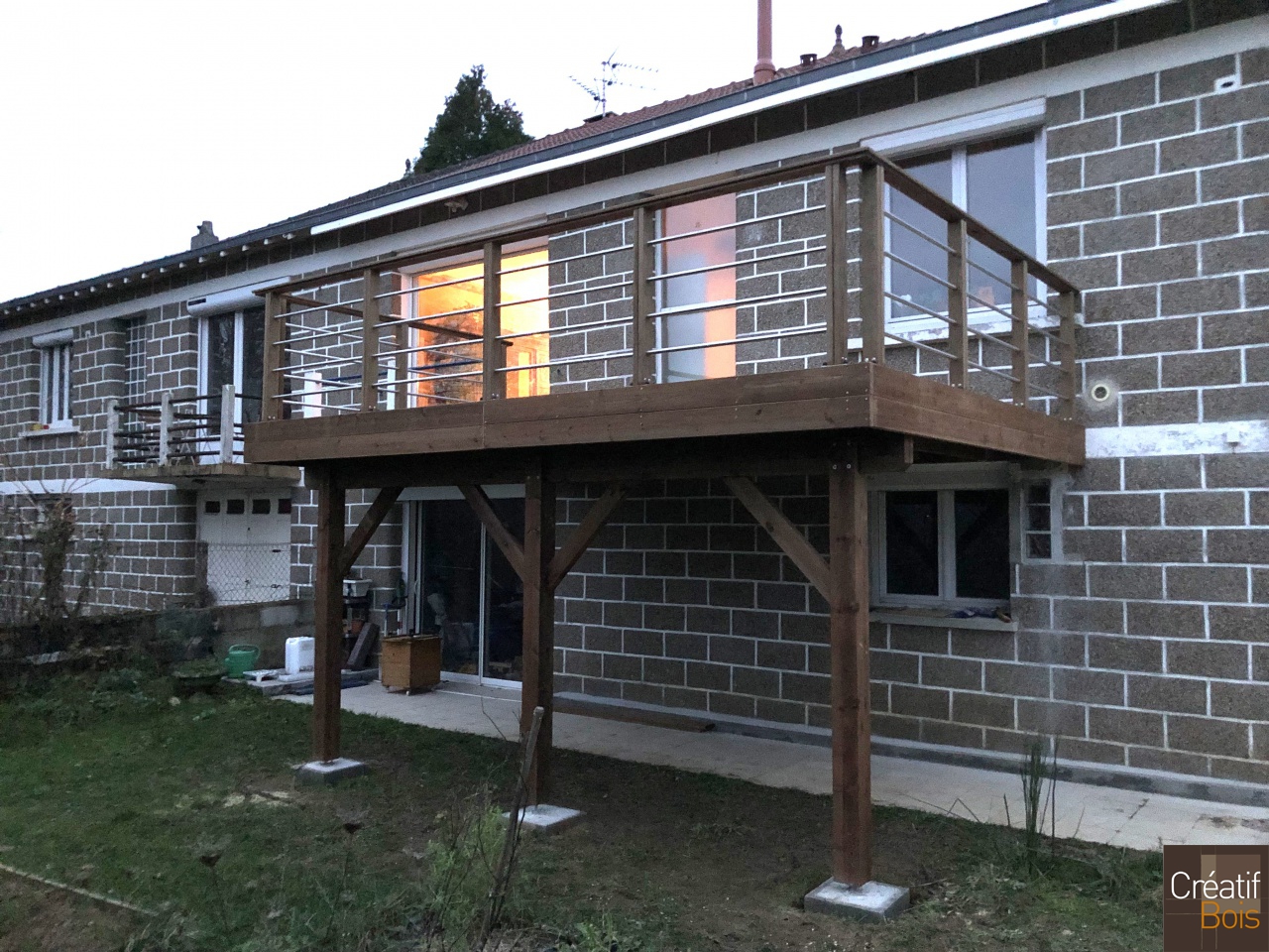 Terrasse Autoportante avec Platelage en Pin Rouge du Nord, Garde-corps "Eila" - CONDAT SUR VIENNE - 87 Haute Vienne Terrasse Autoportante avec Platelage en Pin Rouge du Nord, Garde-corps "Eila" - CONDAT SUR VIENNE - 87 Haute Vienne