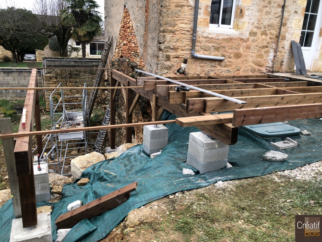 Structure autoportante en cours de réalisation - TERRASSON 24 Dordogne Structure autoportante en cours de réalisation - TERRASSON 24 Dordogne