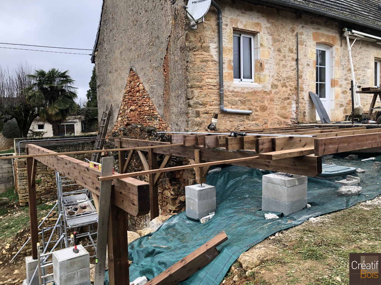 Structure autoportante en cours de réalisation - TERRASSON 24 Dordogne Structure autoportante en cours de réalisation - TERRASSON 24 Dordogne