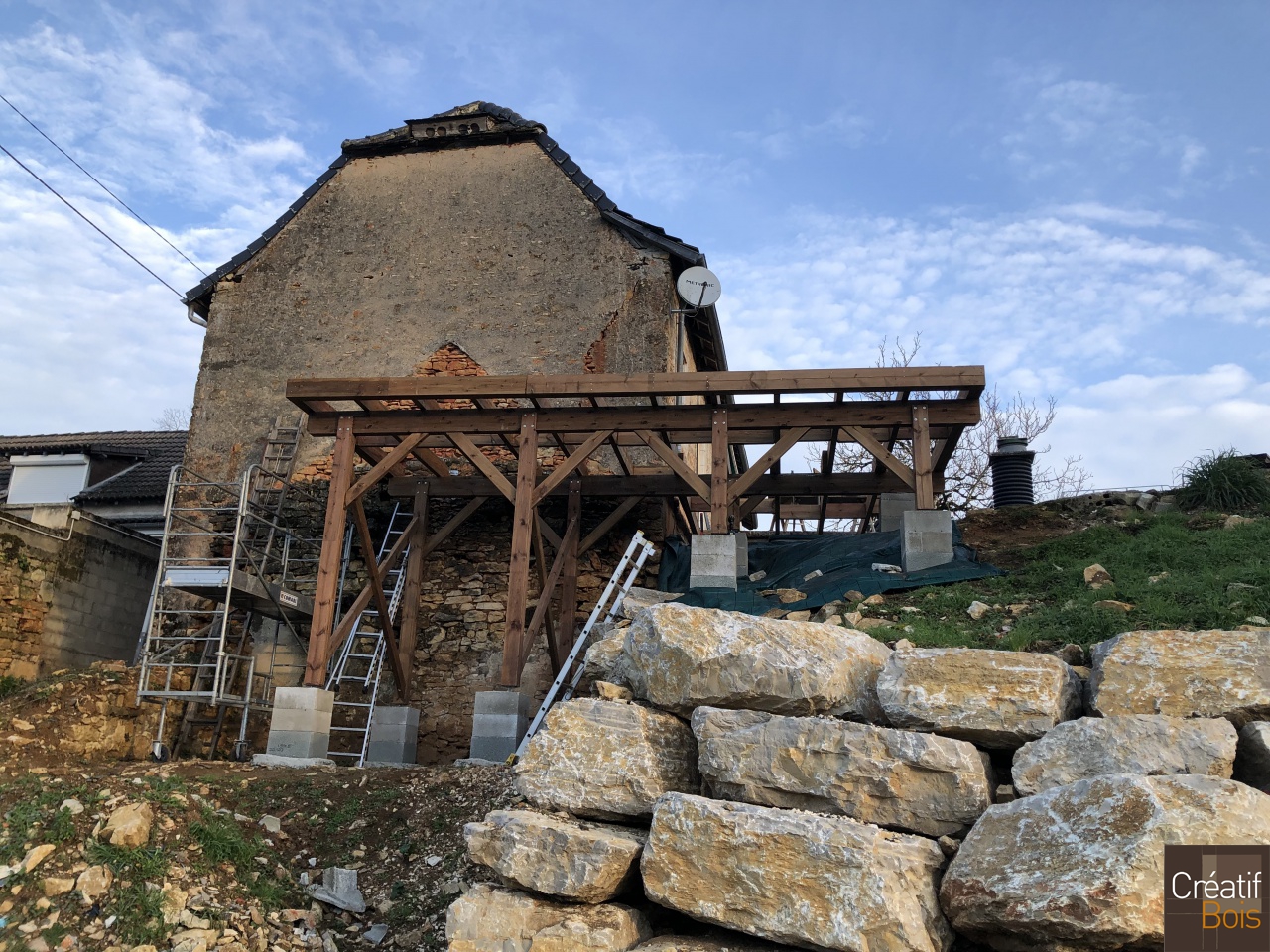 Structure autoportante en cours de réalisation - TERRASSON 24 Dordogne Structure autoportante en cours de réalisation - TERRASSON 24 Dordogne