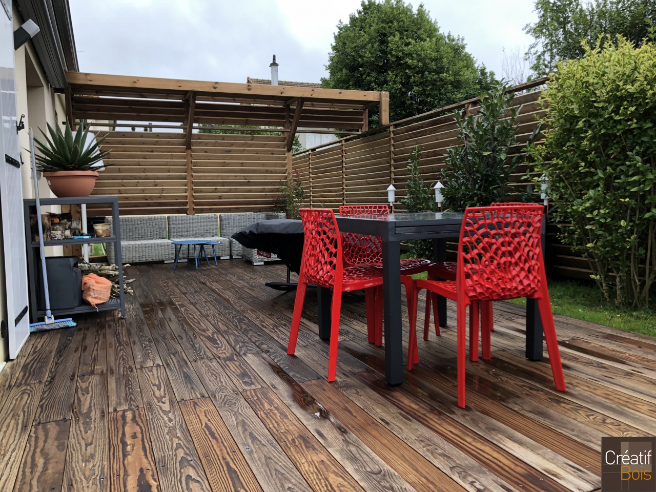 Terrasse en Pin de Caroline avec brise soleil et palissade - PANAZOL 87 Haute Vienne Terrasse en Pin de Caroline avec brise soleil et palissade - PANAZOL 87 Haute Vienne