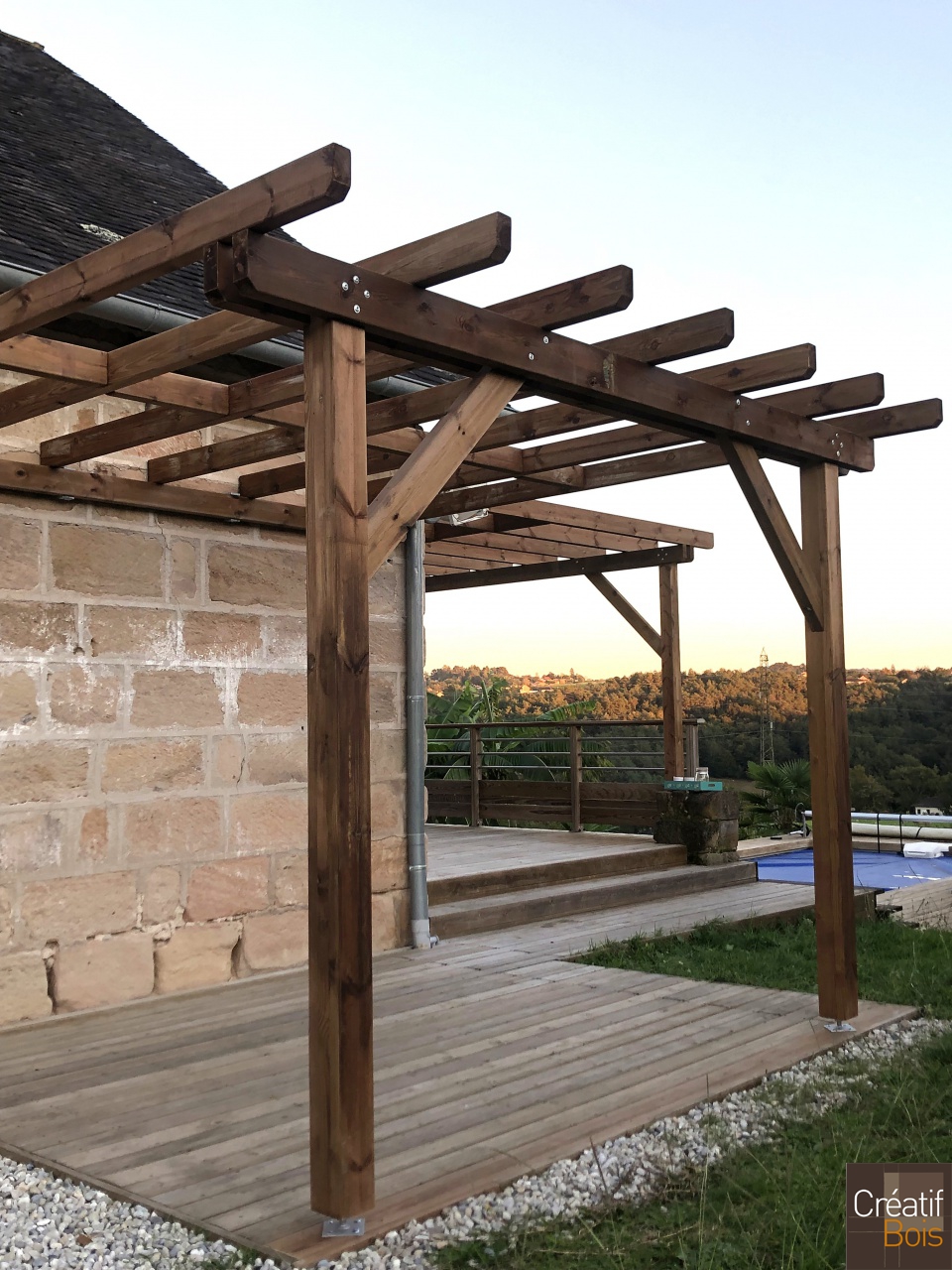 Pergola bois - COSNAC 19 Corrèze Pergola bois - COSNAC 19 Corrèze