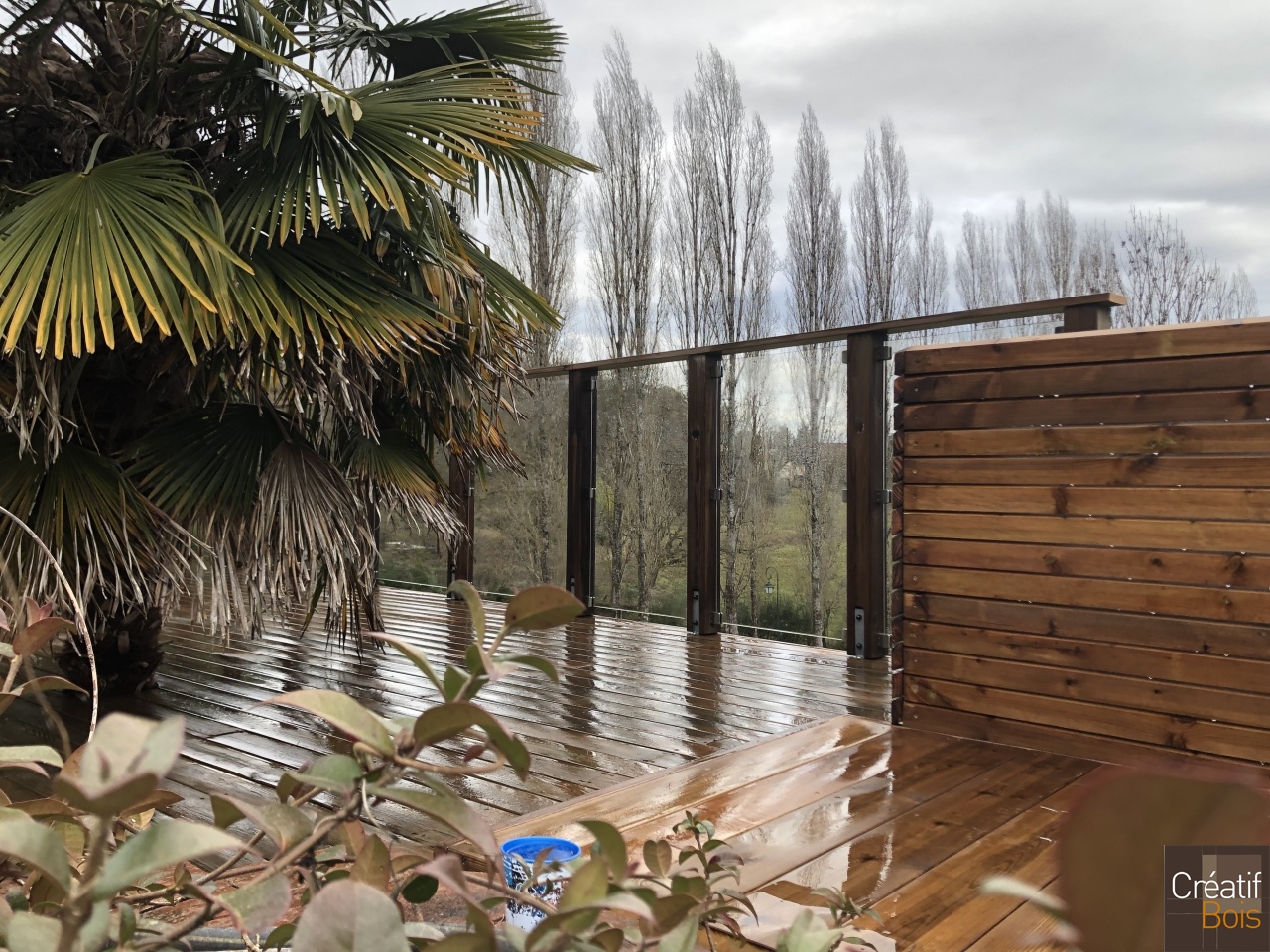 Terrasse en Pin Rouge du Nord et Garde-Corps en Verre - LISSAC 19 Corrèze Terrasse en Pin Rouge du Nord et Garde-Corps en Verre - LISSAC 19 Corrèze