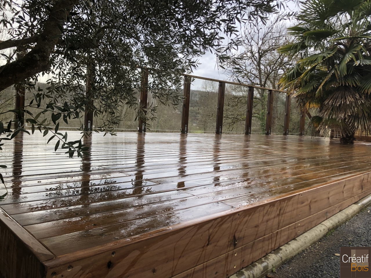 Terrasse en Pin Rouge du Nord et Garde-Corps en Verre - LISSAC 19 Corrèze Terrasse en Pin Rouge du Nord et Garde-Corps en Verre - LISSAC 19 Corrèze