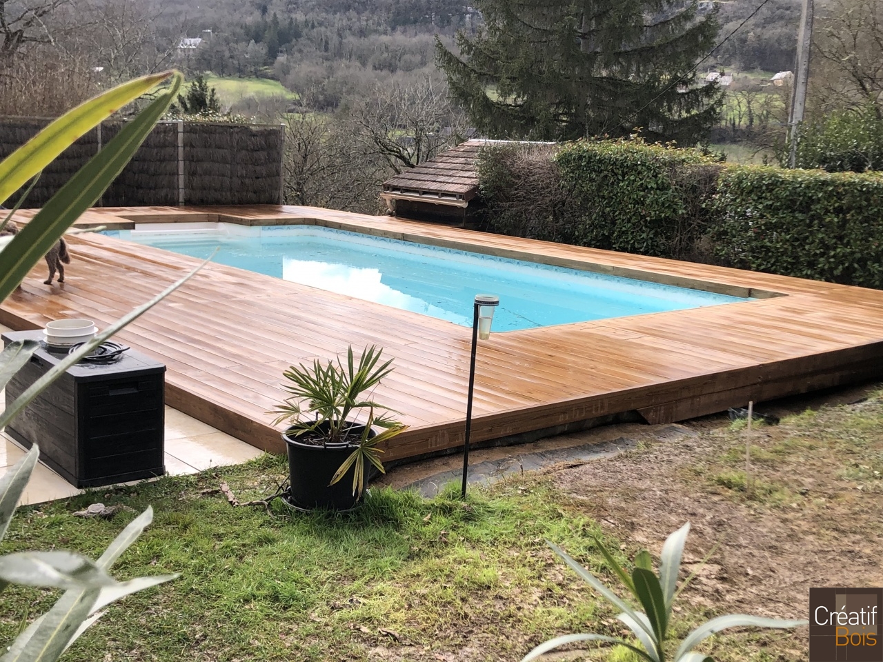 Plage de piscine en Pin Rouge du Nord - Saint Cernin 19 Corrèze Plage de piscine en Pin Rouge du Nord - Saint Cernin 19 Corrèze