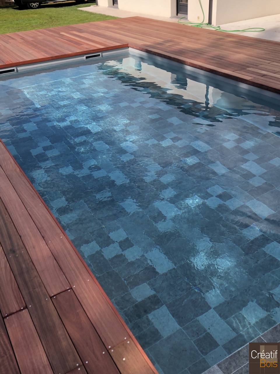 Plage de piscine en padouk - FEYTIAT 87 Haute-vienne Plage de piscine en padouk - FEYTIAT 87 Haute-vienne