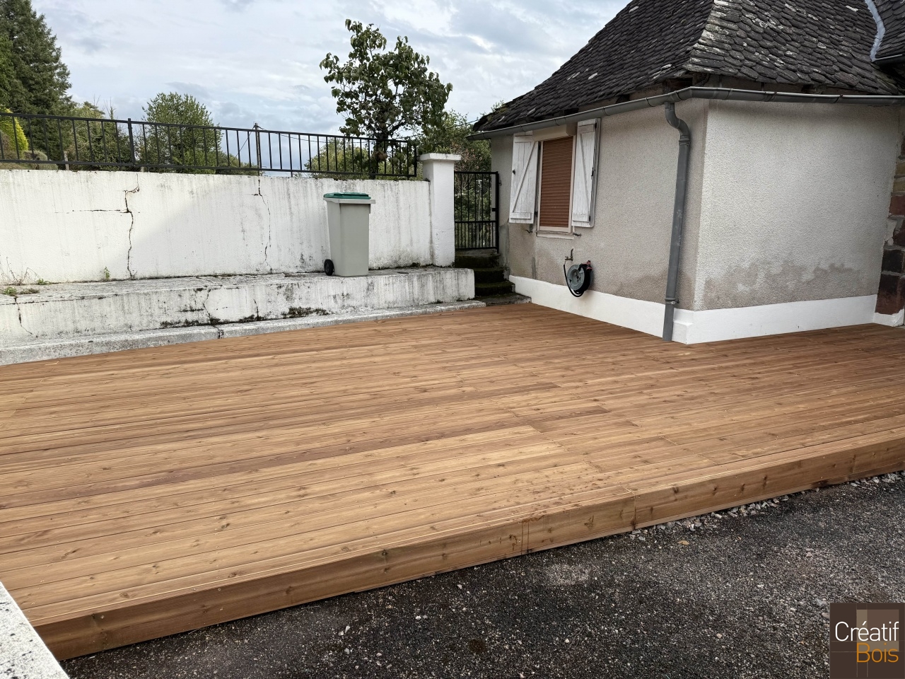Terrasse sur Sol Stable en Pin Rouge du Nord BEYNAT - Corrèze 19