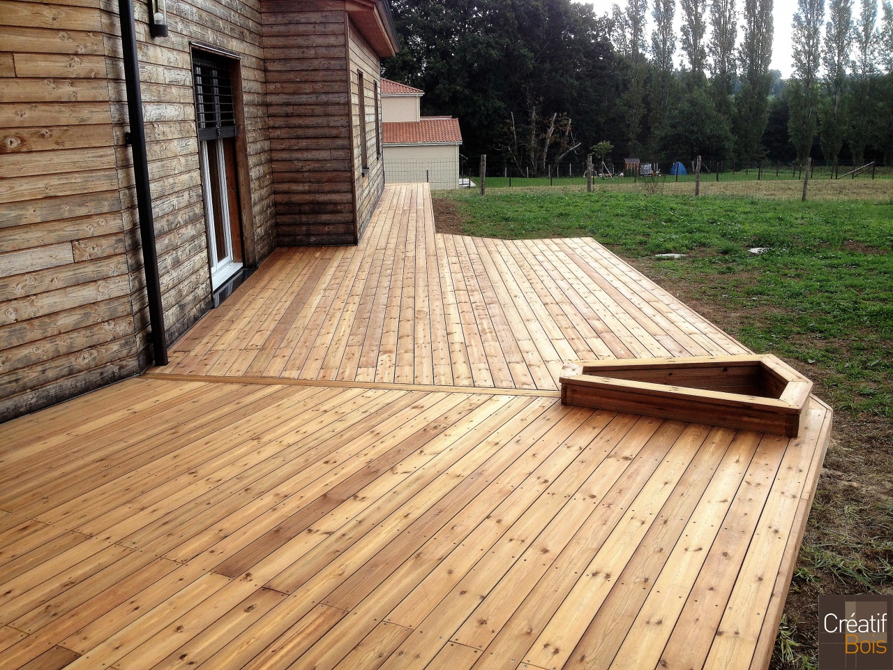 Terrasse en Pin Rouge du Nord SAINT PRIEST SOUS AIXE - Haute Vienne 87 Terrasse en Pin Rouge du Nord SAINT PRIEST SOUS AIXE - Haute Vienne 87