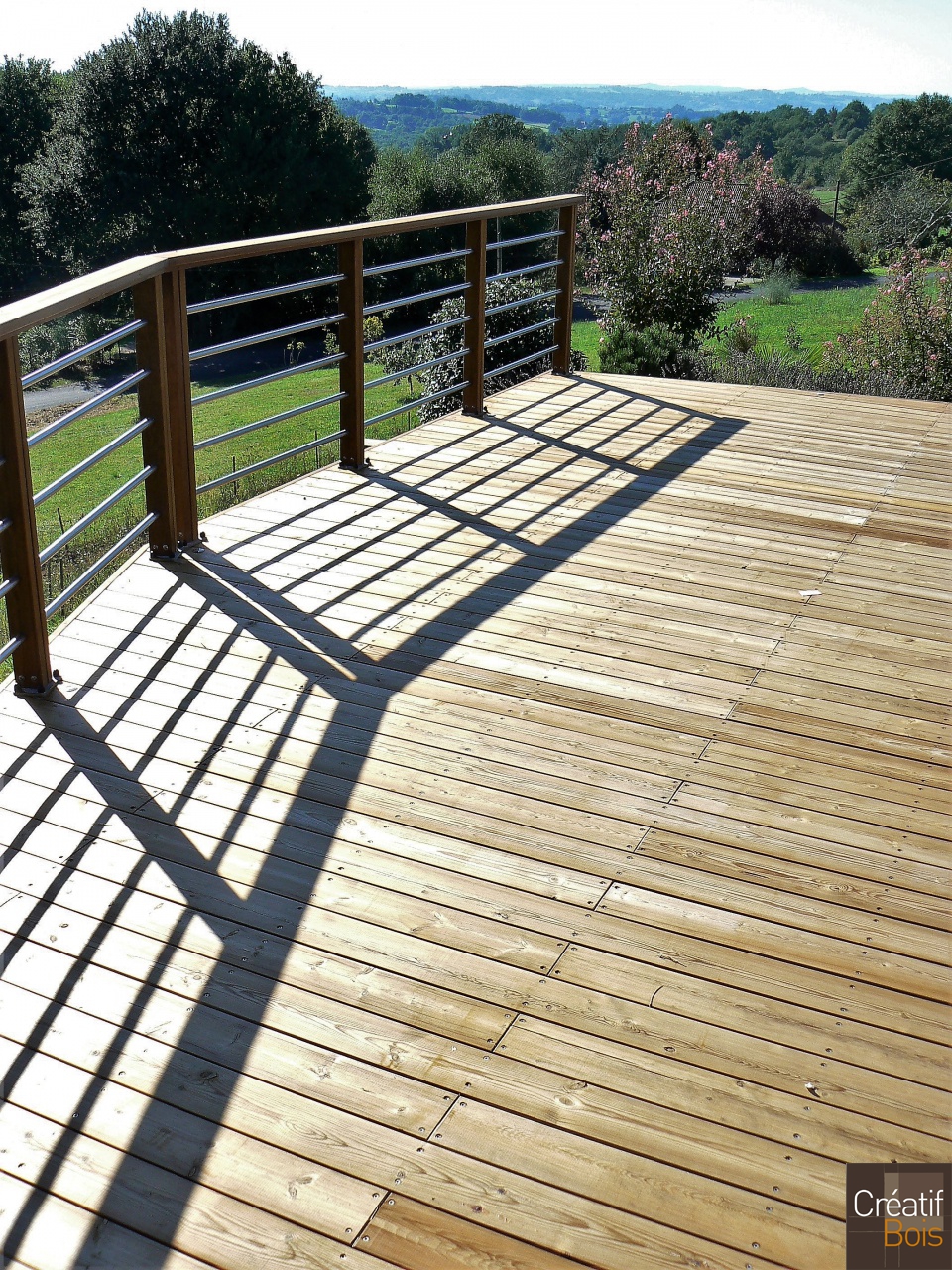 Garde-corps Bois Inox Eila sur terrasse en Pin Rouge du Nord USSAC - Corrèze 19 Garde-corps Bois Inox Eila sur terrasse en Pin Rouge du Nord USSAC - Corrèze 19